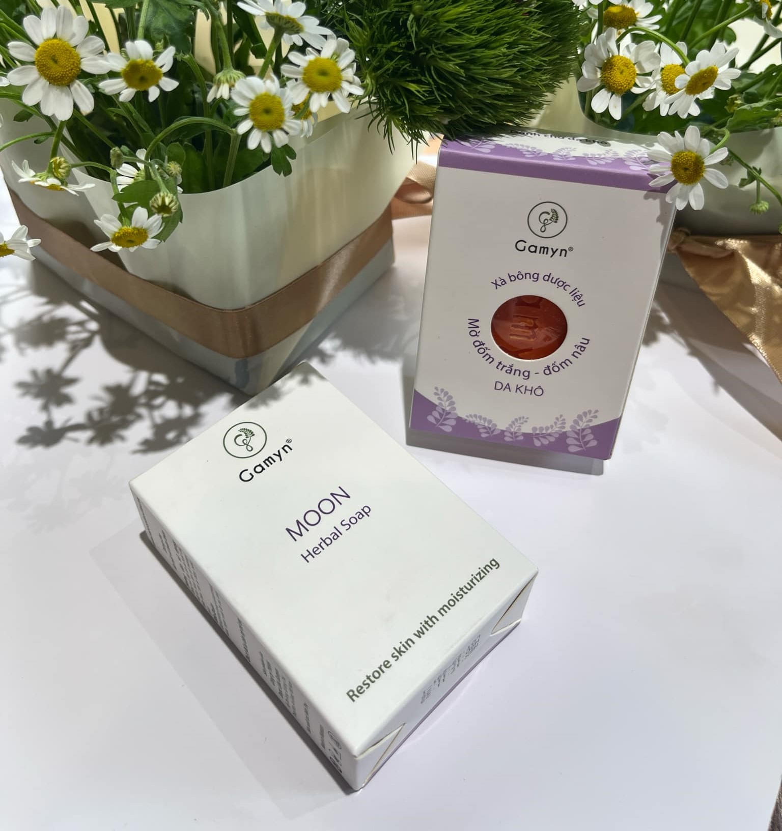 Xà bông Moon Mờ Đốm Trắng - Đốm Nâu - Da khô